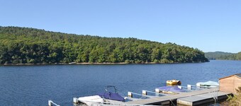 Awesome home in Plounevez-Quintin