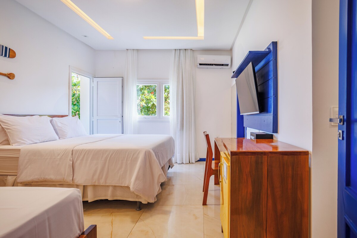 Family Room | In-room safe, blackout curtains, soundproofing, free WiFi