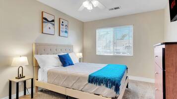 4 chambres, fer et planche Ă  repasser, Wi-Fi, draps fournis