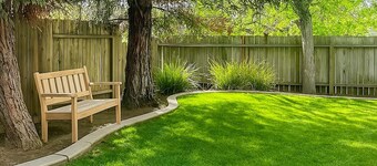 Spacious Home-BBQ,Ev,Comfy BEDS,Near Shops.