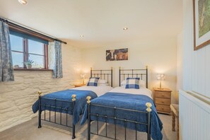 2 chambres, fer et planche à repasser, Wi-Fi gratuit, draps fournis