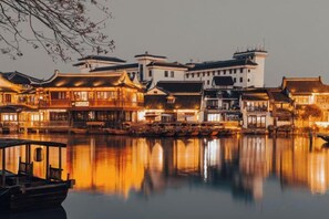 Unclassified image, 3 of 19, button - Yixing Hotel (Shanghai Zhujiajiao Ancient Town Scenic Area Branch) (Shanghai)