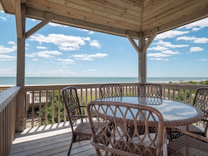 Studio (4 Bedrooms) | Outdoor dining