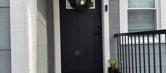 Near Lander Uni: Stylish Duplex w/ Indoor