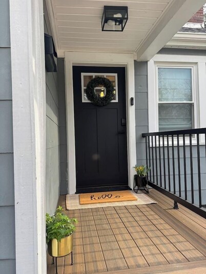 Near Lander Uni: Stylish Duplex w/ Indoor