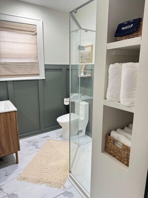 Luokittelematon kuva, 5 kautta 30, painike