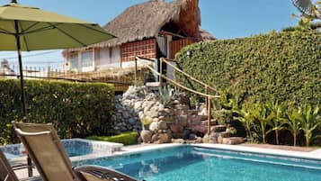 Deluxe Tree House | In-room safe, individually decorated, individually furnished, free WiFi