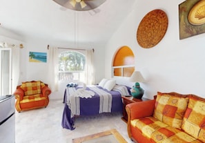 In-room safe, individually decorated, individually furnished, free WiFi - Aventura Pacifico Boutique Suites Villas (Bucerías)