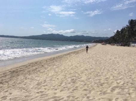 ๊ทผ์ฒ ํด๋ณ, ํด๋ณ ๋ง์ฌ์ง, ๋น์น ๋ฐ