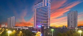Tang's Hotel