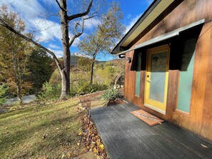 Exterior detail - North AVL Hideout - Close to Downtown and Parkway (Asheville)