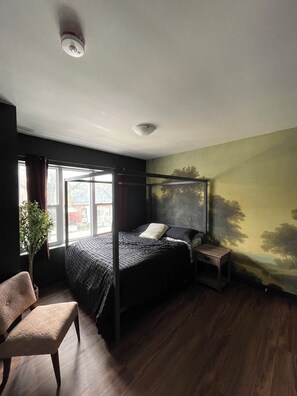 3 عدّة غرف نوم وواي فاي وملاءات أسرّة