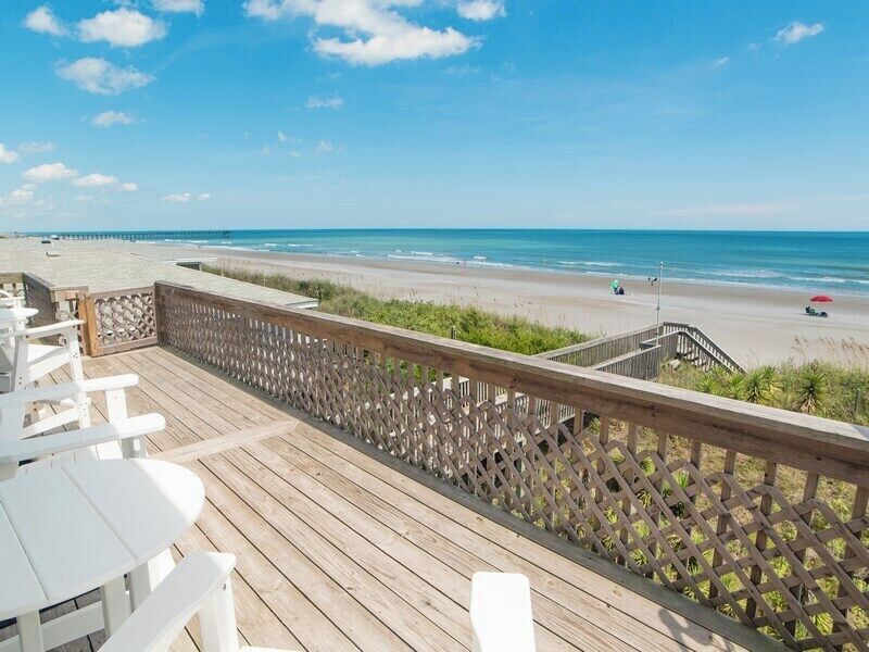 Studio (4 Bedrooms) | Outdoor dining