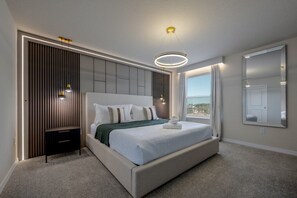 5 habitaciones, tabla de planchar con plancha, wifi y ropa de cama