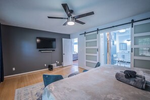 6 makuuhuonetta, silitysrauta/-lauta, ilmainen Wi-Fi, vuodevaatteet