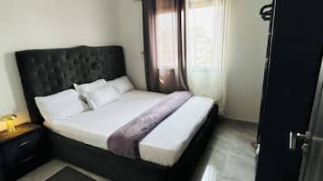 1 Schlafzimmer, BĂŒgeleisen/BĂŒgelbrett, WLAN, BettwĂ€sche