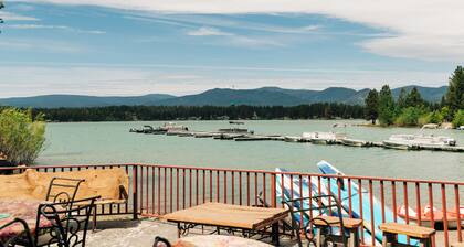 Lakeside King Suite, Cozy Winter Escape Fireplace, Fast Wi-Fi, Near Mt Hood