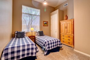 3 bedrooms, desk, iron/ironing board, travel crib