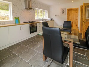 Cookware/dishes/utensils - RIVERSIDE COTTAGE, family friendly in Crolly, County Donegal (Annagry)