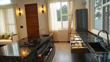 Coffee/tea maker, electric kettle