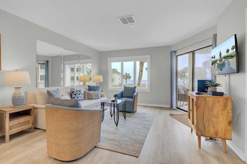 202 D Port O Call by Avantstay Beach Condo