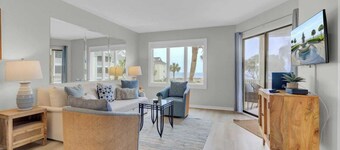 202 D Port O Call by Avantstay Beach Condo