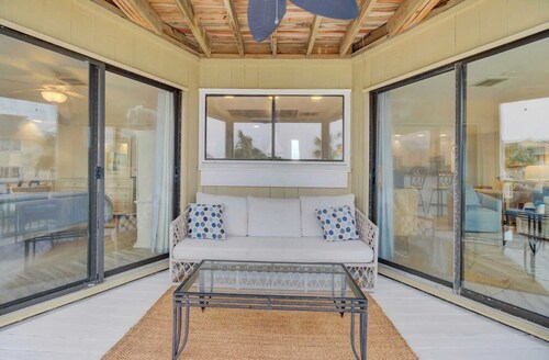 202 D Port O Call by Avantstay Beach Condo