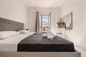 Blackout curtains, free WiFi