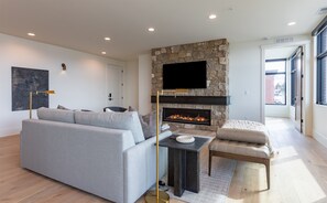 TV connectée, cheminée