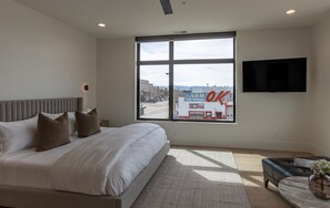 3 habitaciones, tabla de planchar con plancha y wifi gratis 