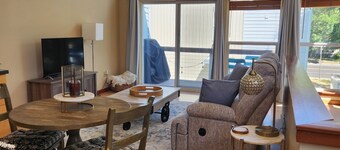 Contemporary Downtown Retreat 2-bedroom condo in Billings
