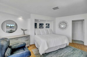 House (1 Bedroom) | Interior - 202 F Port O Call by Avantstay Amazing Oceanfront Views! (Isle of Palms)