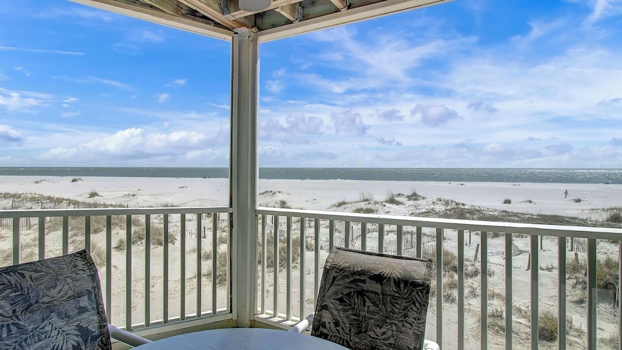 202 F Port O Call by Avantstay Amazing Oceanfront Views!