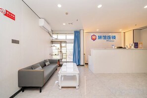 Unclassified image, 2 of 21, button - 99 Inn (Shanghai Dahua Xingzhi Road Subway Station) (Shanghai)