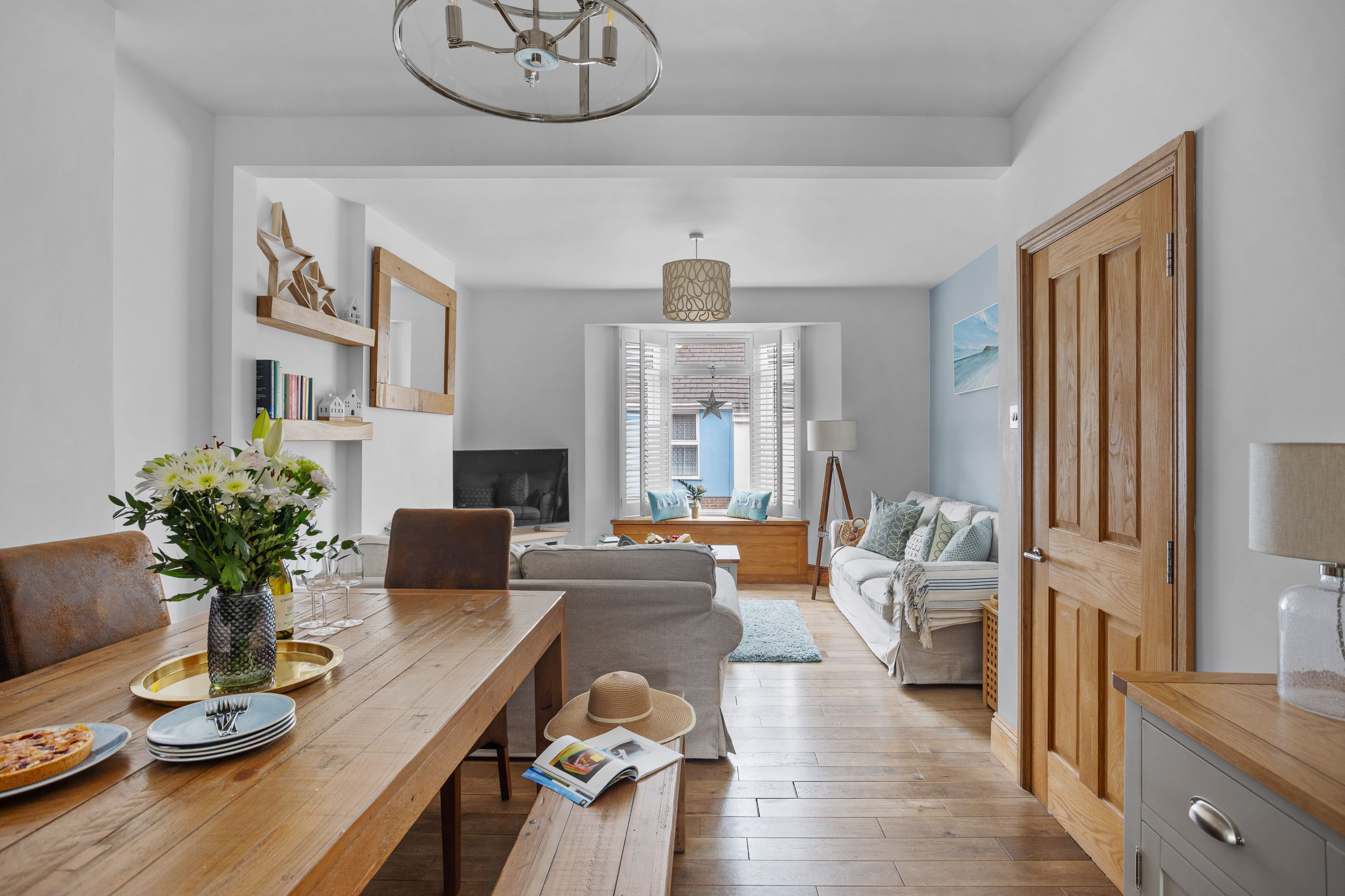 Hillside Cottage - Sleeps 6 Guests  In 3 Bedrooms - Dartmouth
