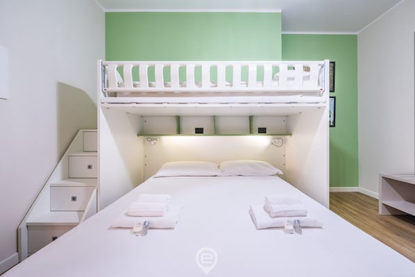 1 bedroom, WiFi, bed sheets