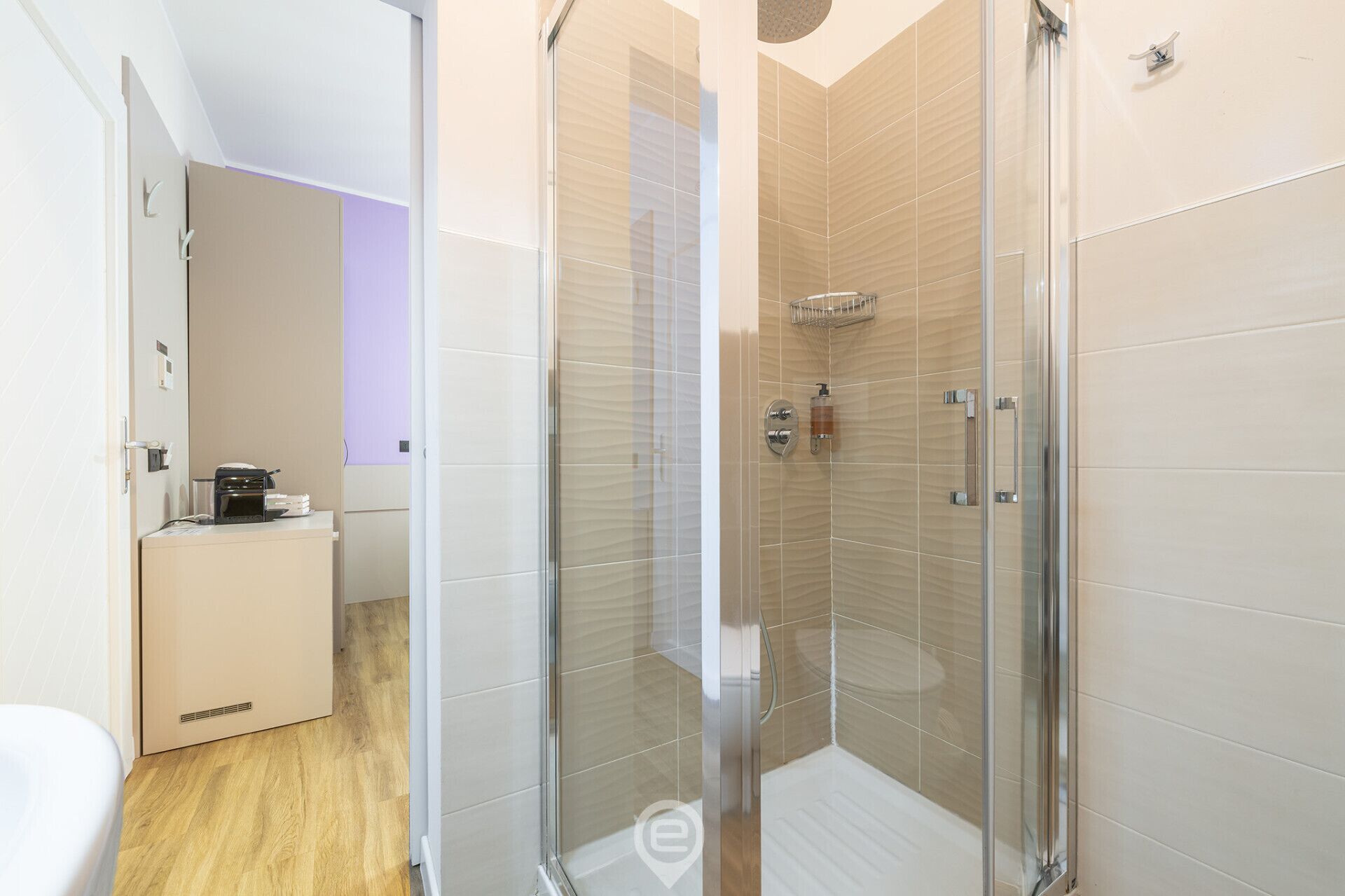 Dusche, Haartrockner, Bidet, Handtücher