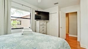 4 bedrooms, iron/ironing board, WiFi, bed sheets