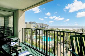 Apartment (3 Bedrooms) | Interior - 307 Summerhouse by Avantstay Oceanfront, View, Shared Pool (Isle of Palms)