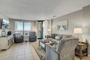 Apartment (3 Bedrooms) | Interior - 307 Summerhouse by Avantstay Oceanfront, View, Shared Pool (Isle of Palms)