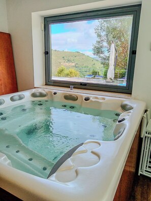 Spa -  Ville Petrara: Villa con Piscina e Spa nei Vigneti (San Mango sul Calore)