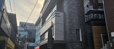 숙박 시설 정면