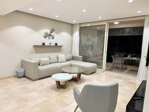 Enjoy sunny beach @Mangroovy el