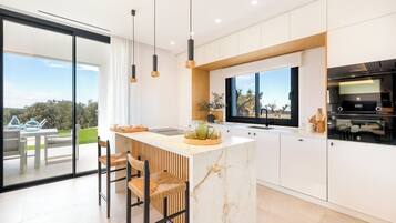 Fridge, microwave, oven, stovetop