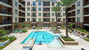 Unclassified image, 3 of 25, button - 1-bedroom with Pool, Balcony, fitness room,WiFi, free parking in Houston Midtown (Houston)