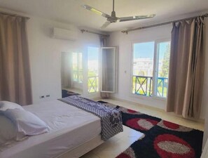 5 bedrooms, iron/ironing board, WiFi, bed sheets