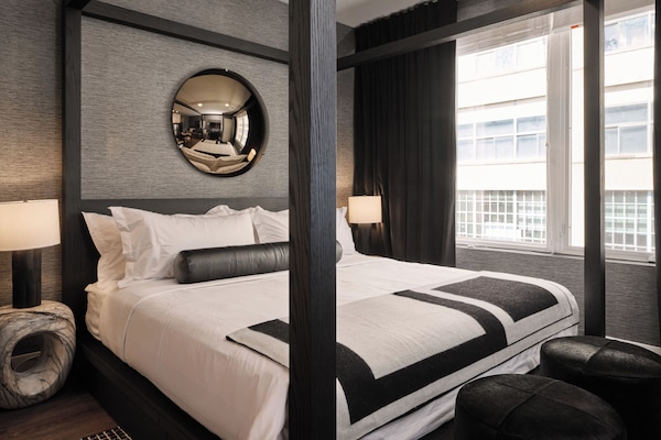 Luxury Apartment, 1 King Bed with Sofa bed, Kitchen, Executive Level | Egyptian cotton sheets, premium bedding, down comforters