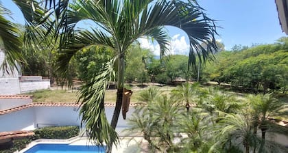 Casa La Herencia in Cauca Viejo with swimming pool, jacuzzi and turkish bath.