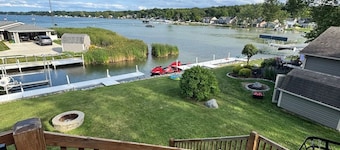Luxurious Waterfront Family Retreat on Crooked Lake, Angola, IN.