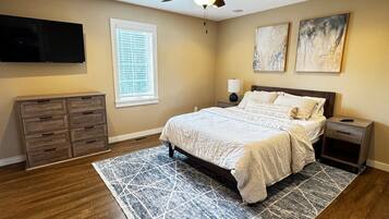 4 bedrooms, desk, iron/ironing board, free WiFi